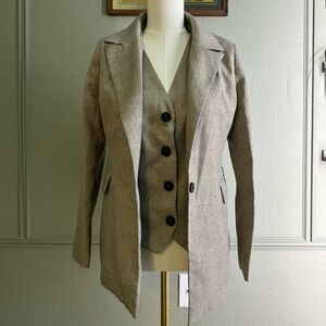 Han Queen Women’s Three Piece Suit - MEDIUM